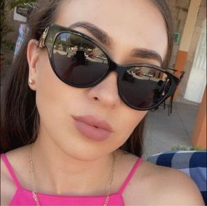 Meet your Posher, Luz elena